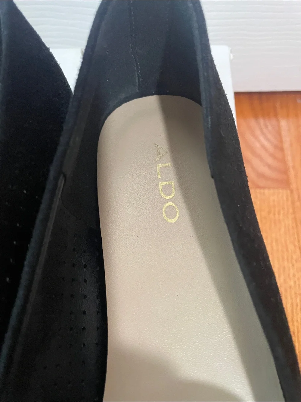 GUC - Aldo Latrice Black Pointed Suede Slip-On Loafers